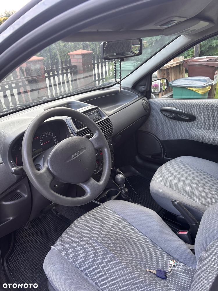 Fiat Punto 1.2 8V - 7