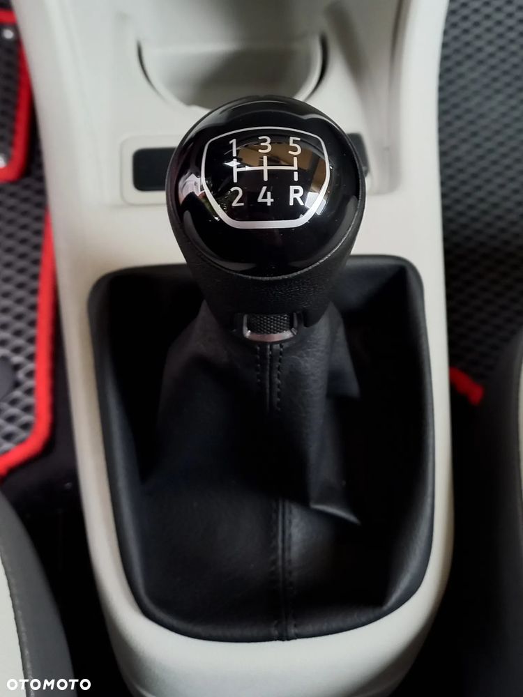 Volkswagen up! 1.0 Beats - 20