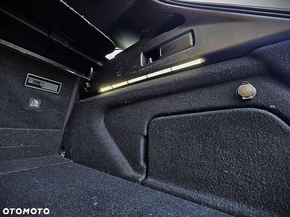 Toyota Corolla 2.0 Hybrid Comfort - 22