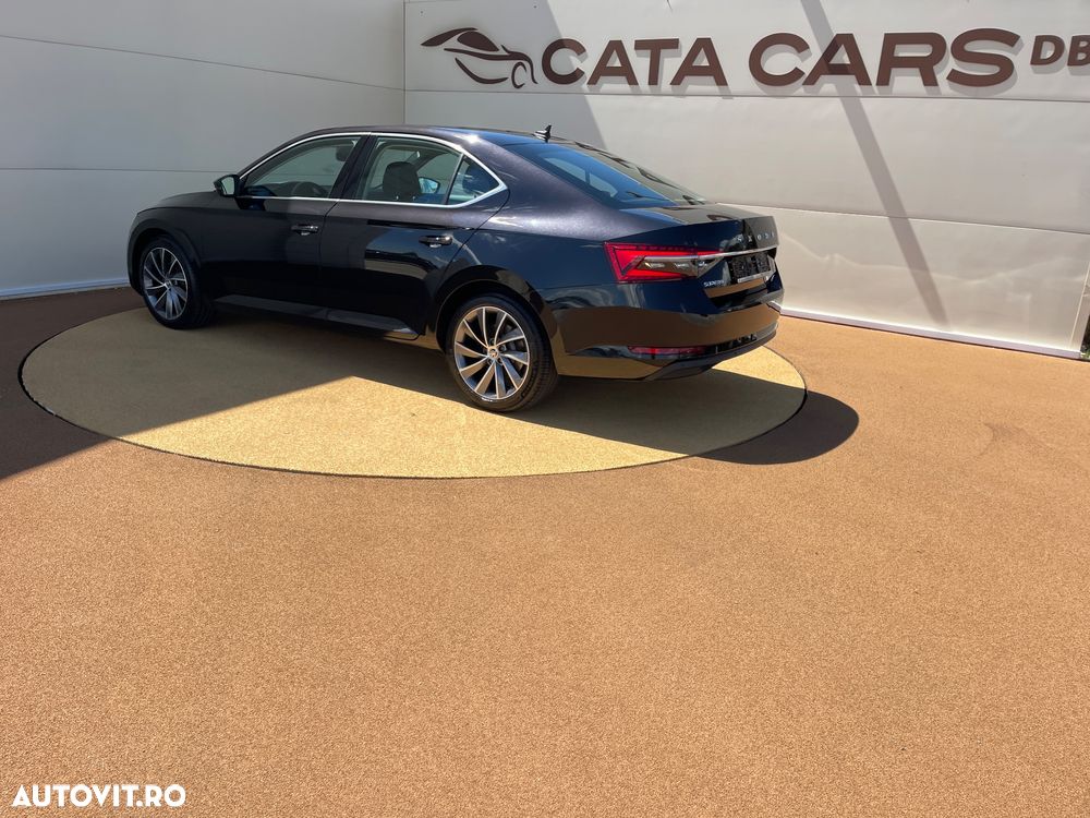Skoda Superb 2.0 TDI DSG Premium Edition - 9