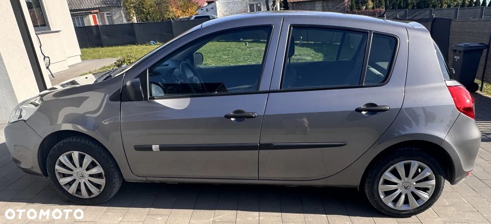 Renault Clio - 8