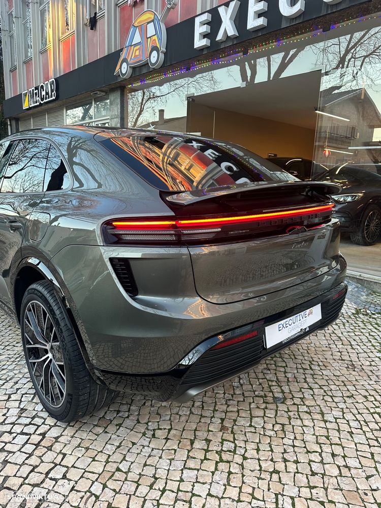 Porsche Macan Electric Turbo - 11