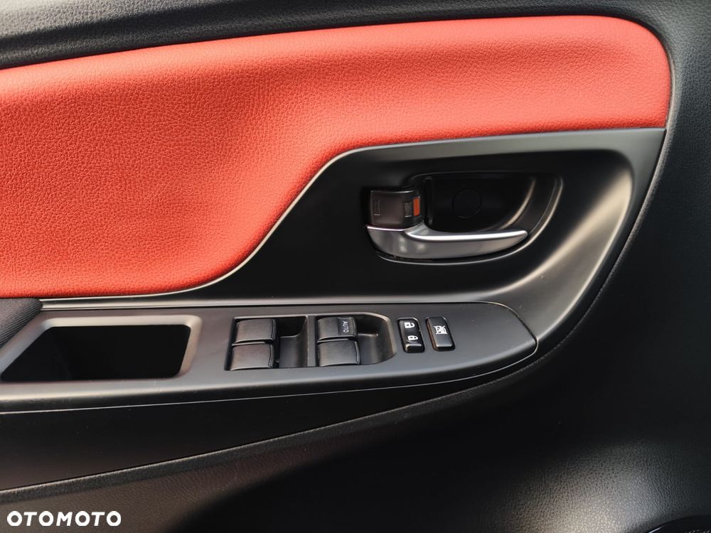 Toyota Yaris Hybrid 100 Selection Passion - 15