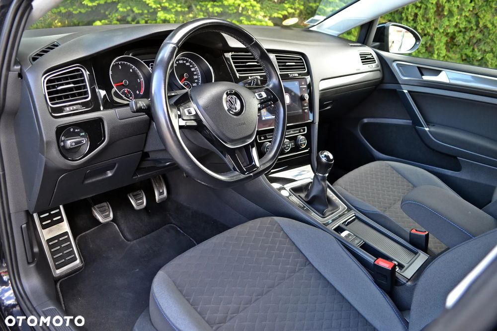 Volkswagen Golf - 19
