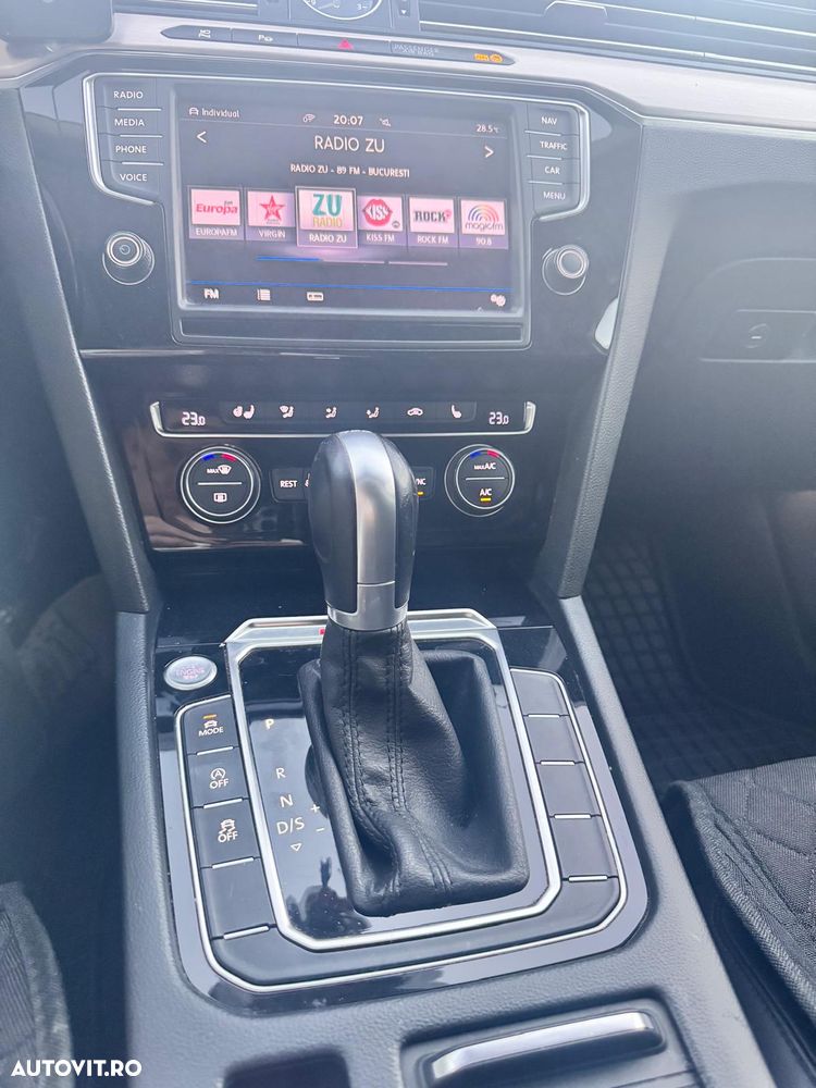 Volkswagen Passat - 11
