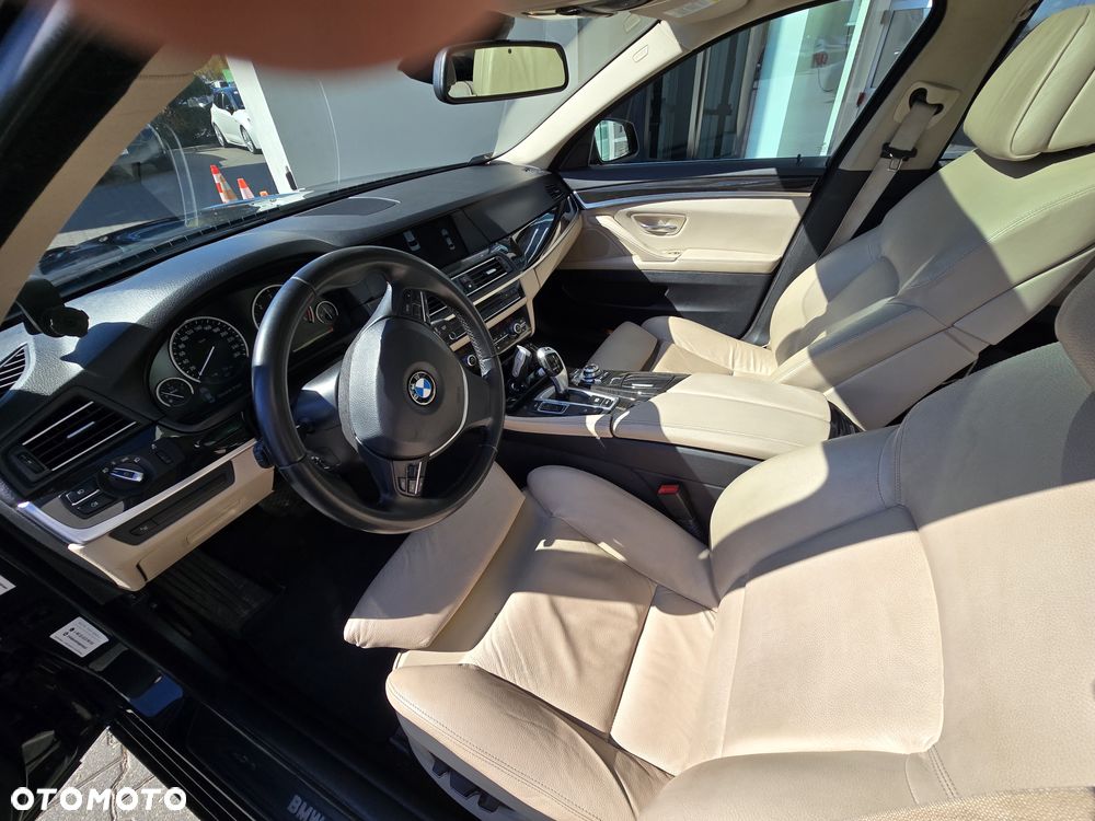 BMW Seria 5 525d xDrive - 8