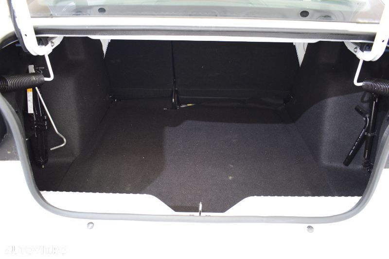 Dacia Logan TCe 90 MT6 Comfort - 9