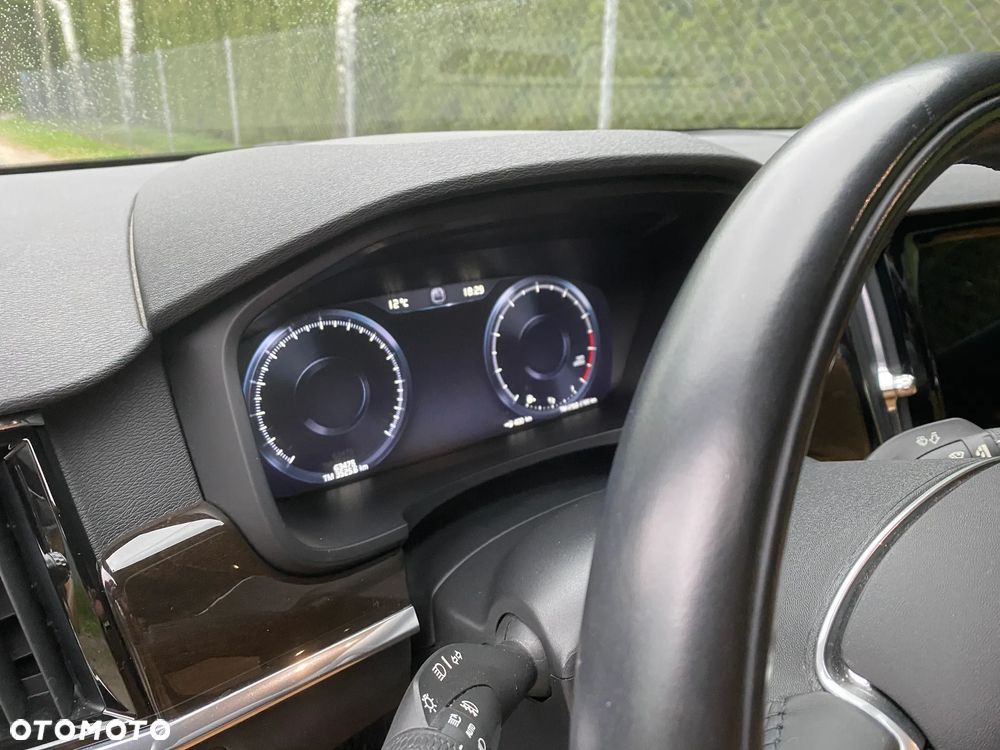 Volvo S90 T5 Geartronic Momentum - 25