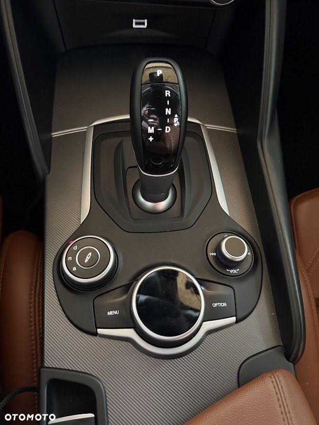 Alfa Romeo Giulia 2.0 Turbo Veloce Q4 - 11