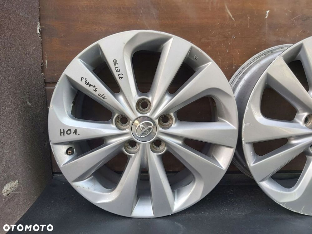 Toyota Auris Corolla E16 E18 Avensis T27 Alufelgi felgi 17 5x114,3 7J et50 - 3