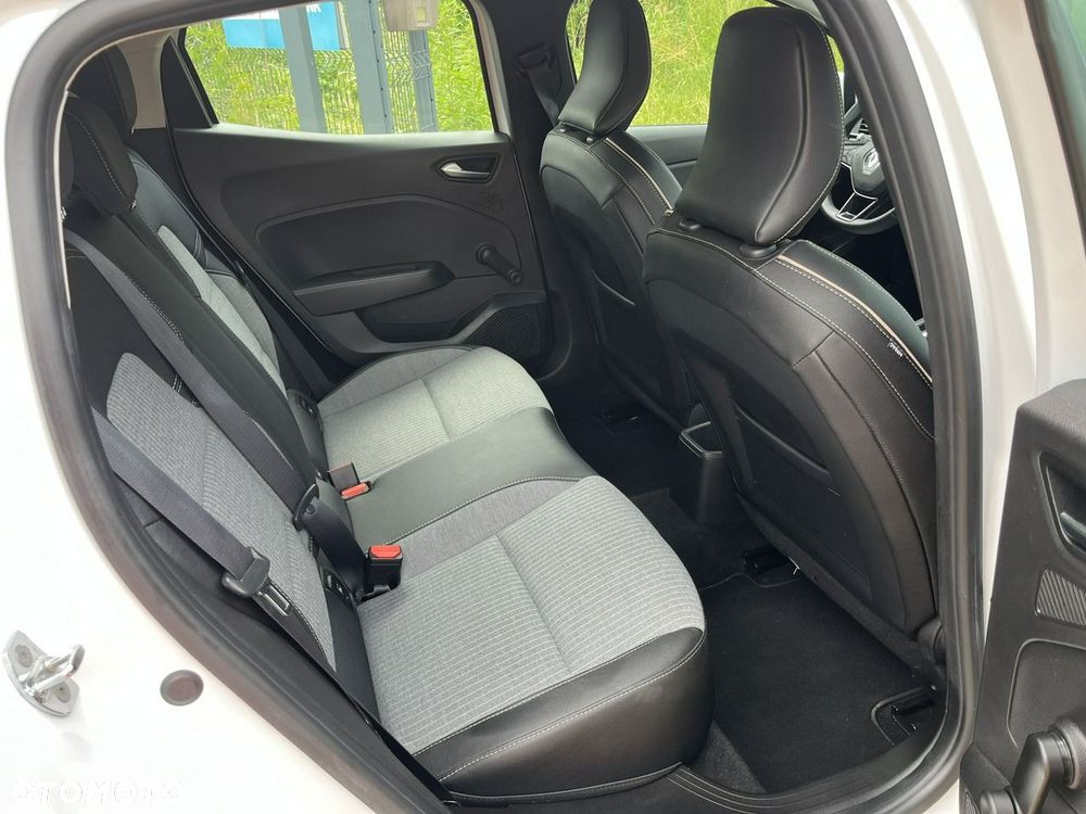 Renault Clio - 24