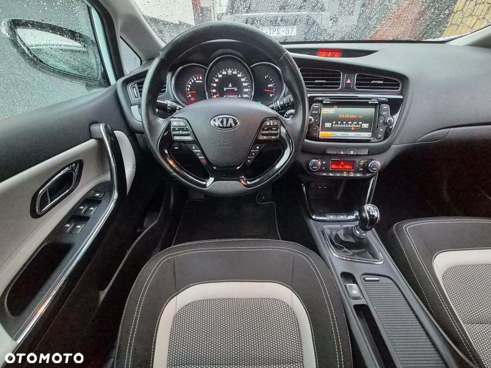 Kia Ceed - 28