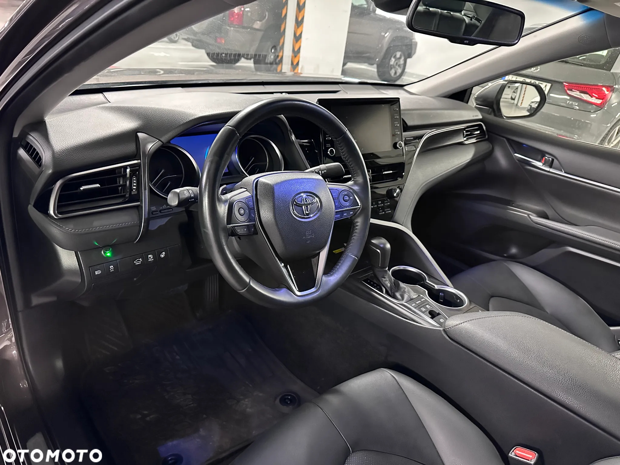 Toyota Camry 2.5 Hybrid Executive CVT - 14