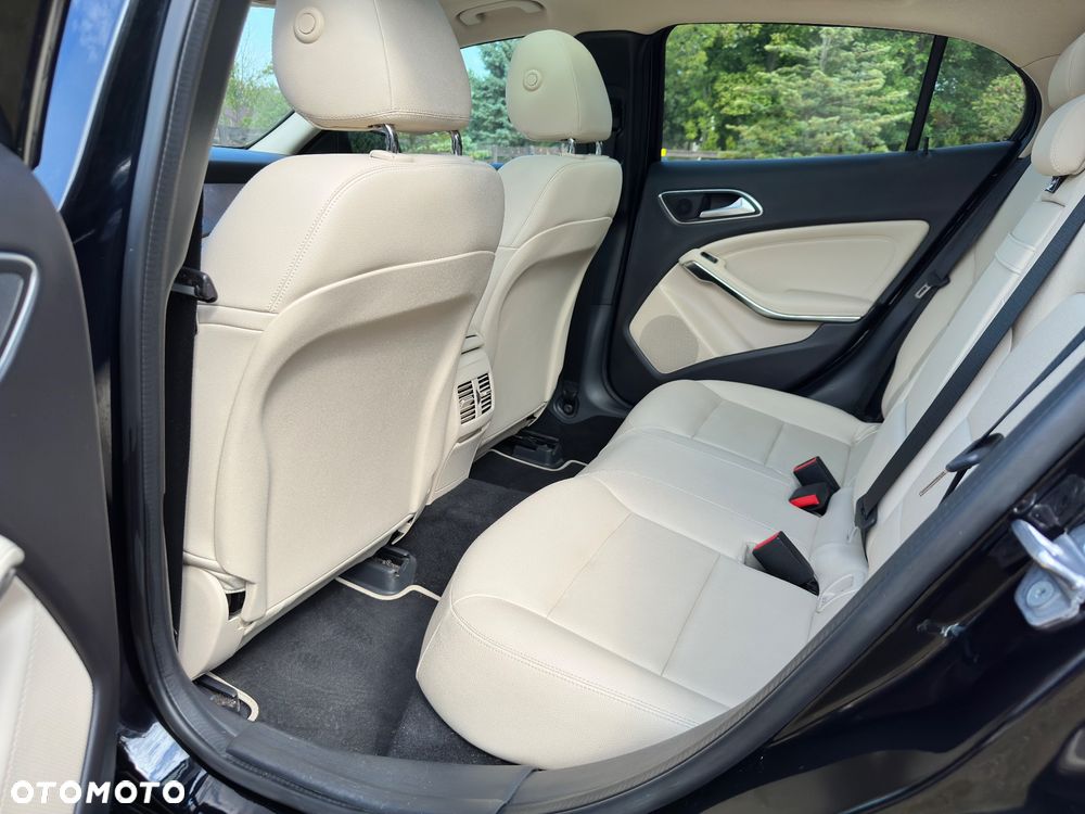 Mercedes-Benz GLA 250 4-Matic AMG Line - 15