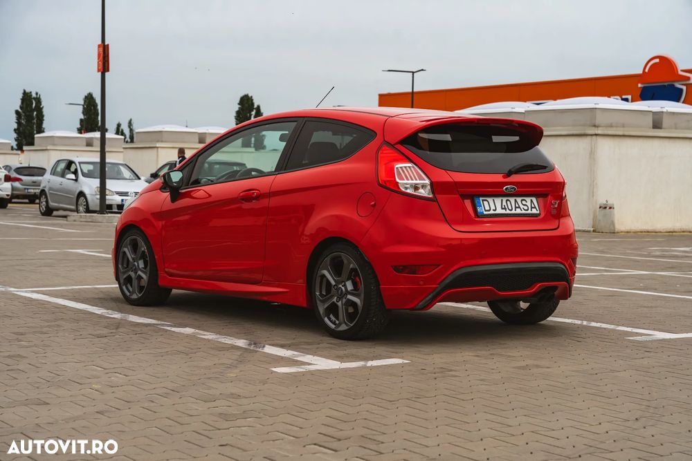 Ford Fiesta 1.6 ST - 16