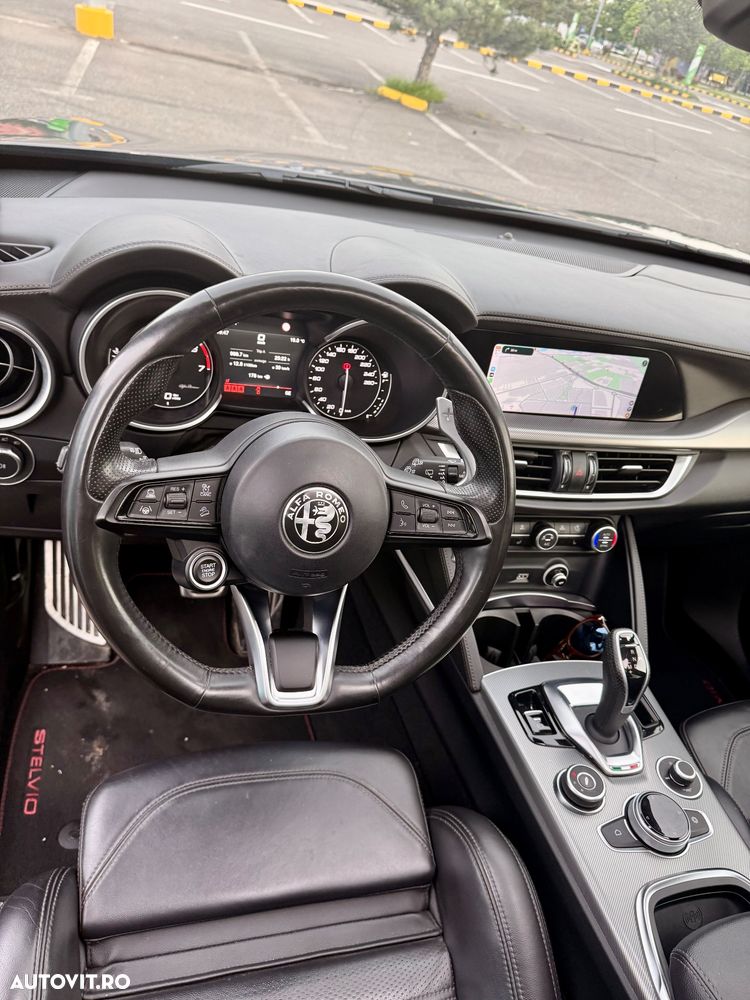 Alfa Romeo Stelvio 2.0 Turbo 16V AT8-Q4 Veloce - 12