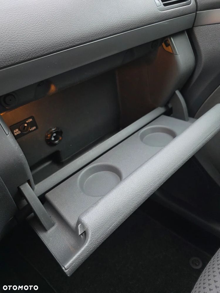 Volkswagen Touran 1.6 Freestyle - 23