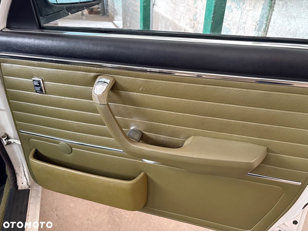 BMW Seria 5 528 i - 10