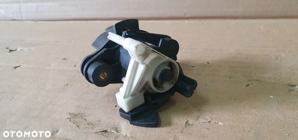 Klamka przycisk klapy bagażnika Toyota Aygo I - 3