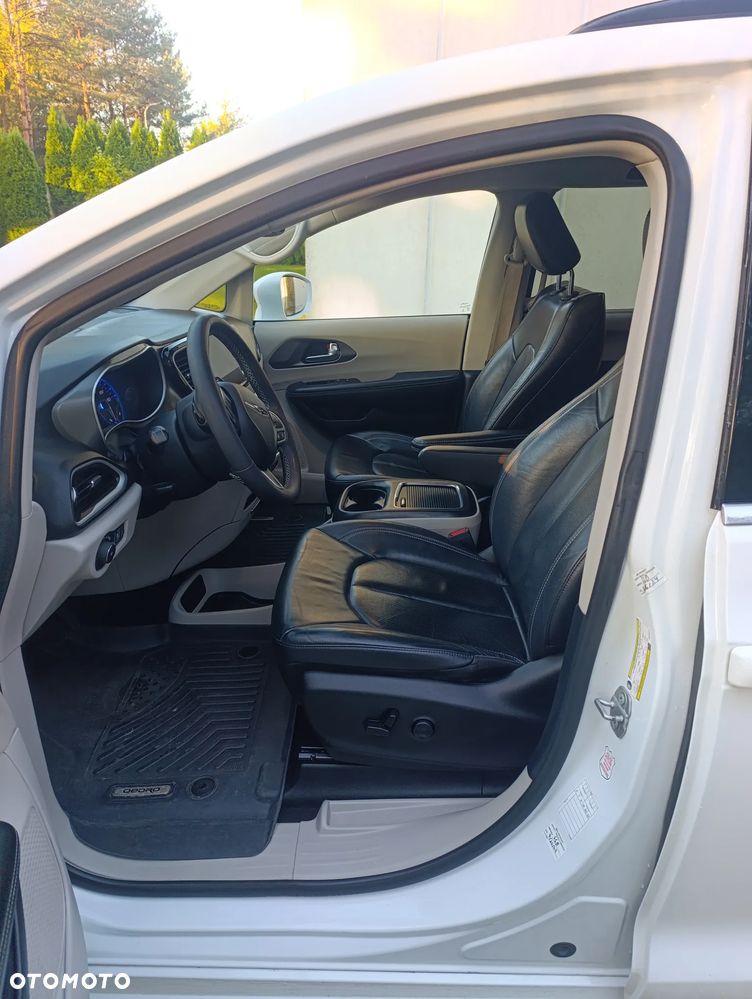 Chrysler Pacifica 2022 photo 5