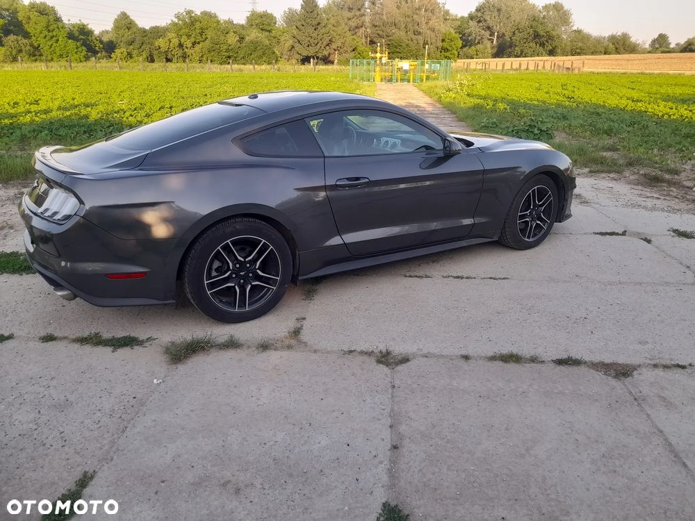 Ford Mustang - 5