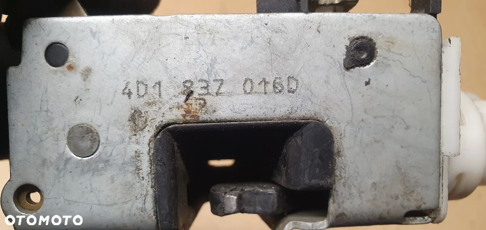 Zamek prawy przód Audi A4 B5 4D1837016D - 4