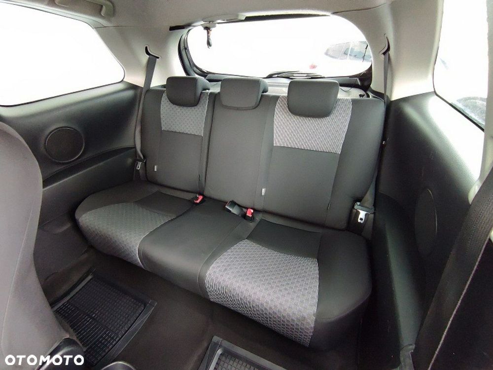 Toyota Yaris - 14