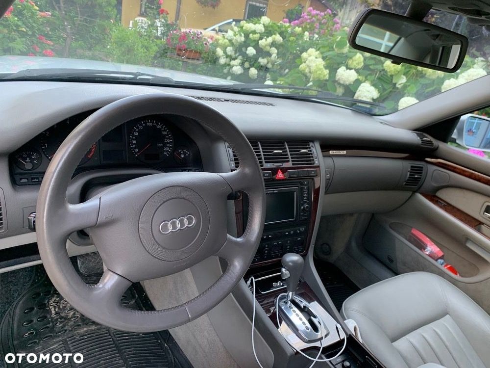Audi A8 4.2 Quattro - 15