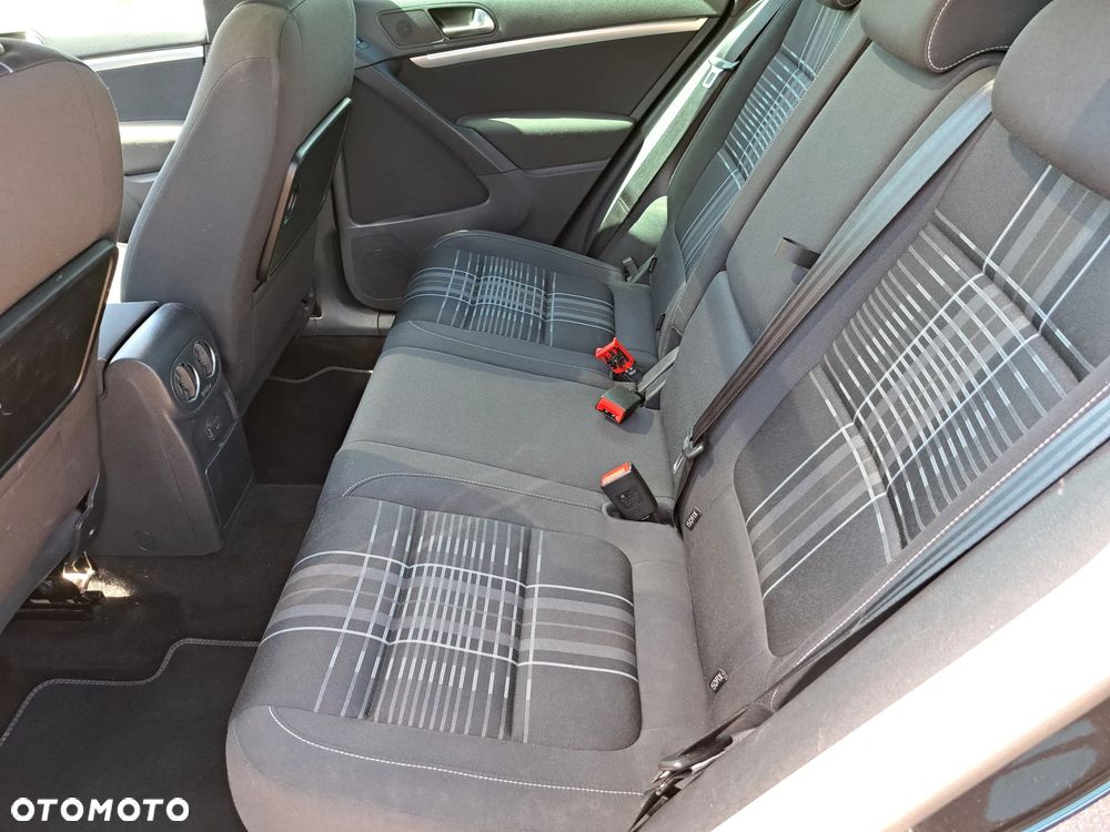 Volkswagen Tiguan - 33