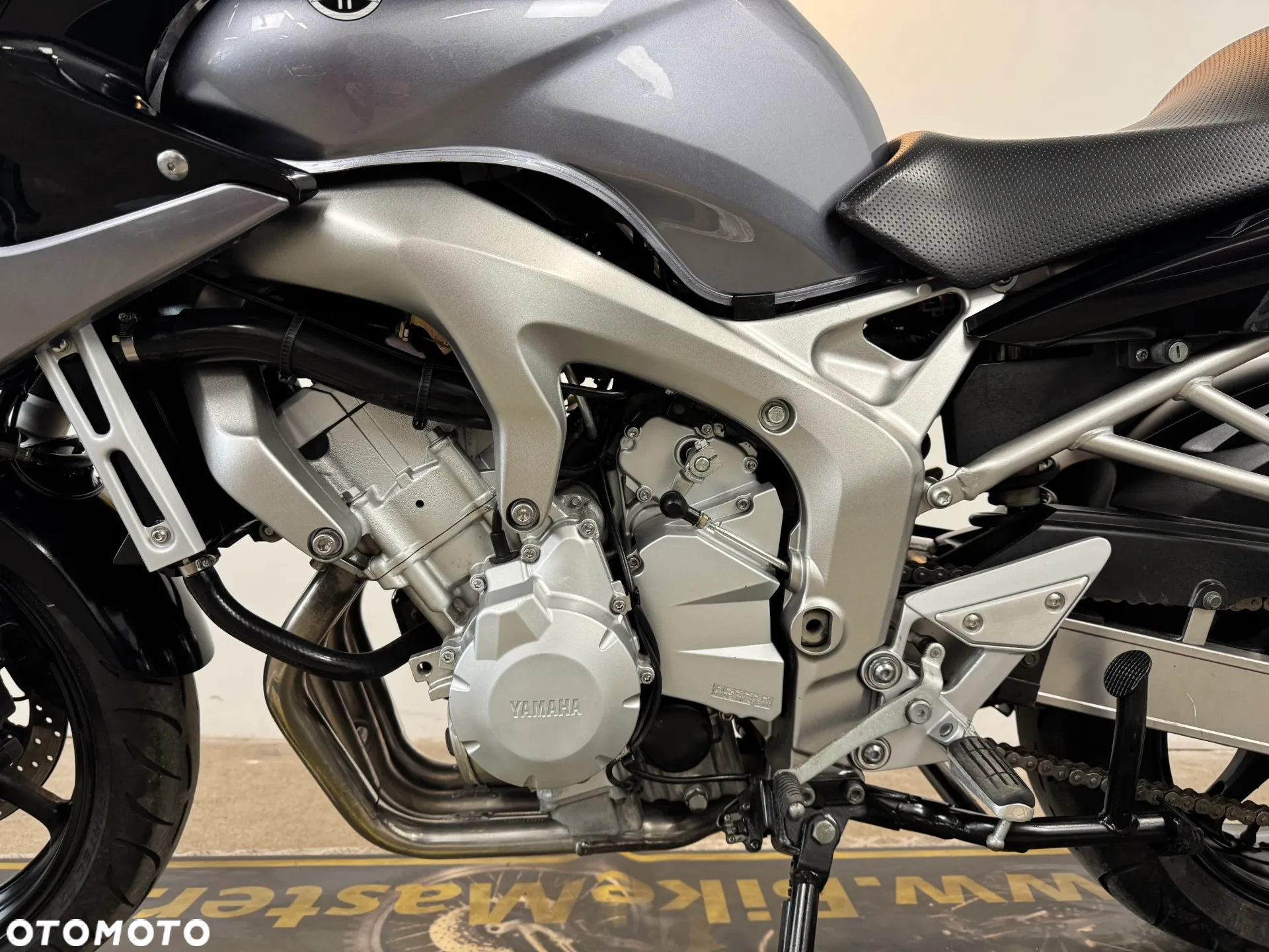 Yamaha FZ6 - 23
