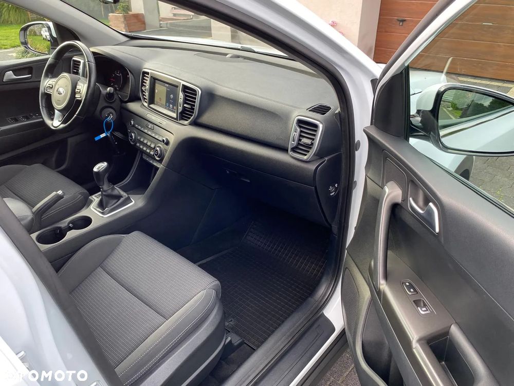 Kia Sportage 1.6 GDI 2WD Dream-Team Edition - 17