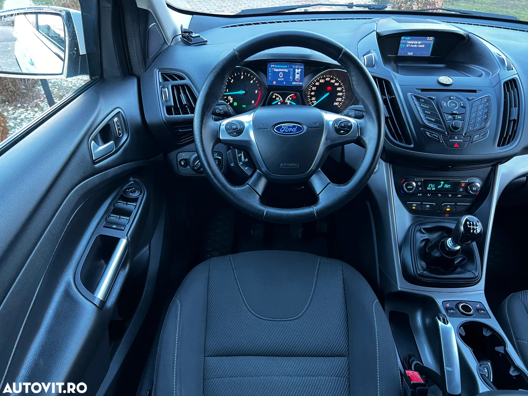 Ford Kuga 2.0 TDCi 2WD ST-Line - 28