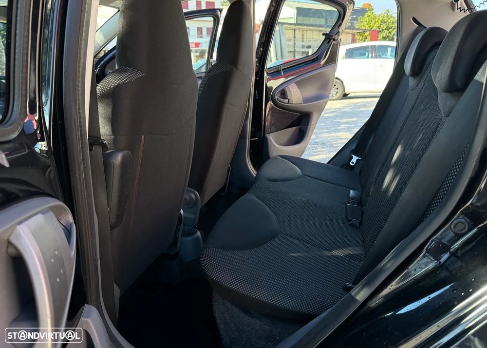 Toyota Aygo - 15