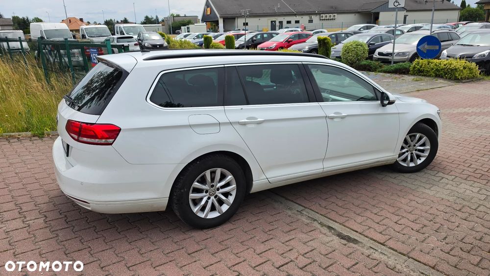 Volkswagen Passat Variant 2.0 TDI (BlueMotion Technology) Trendline - 17