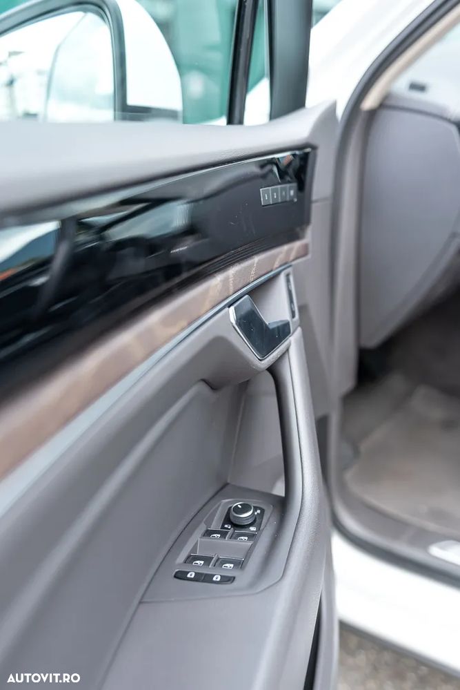 Volkswagen Touareg V6 TDI Elegance - 30
