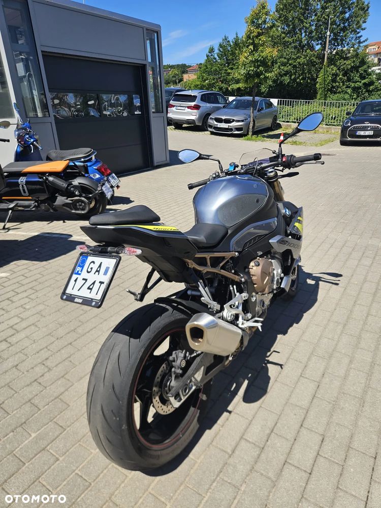 BMW S - 10