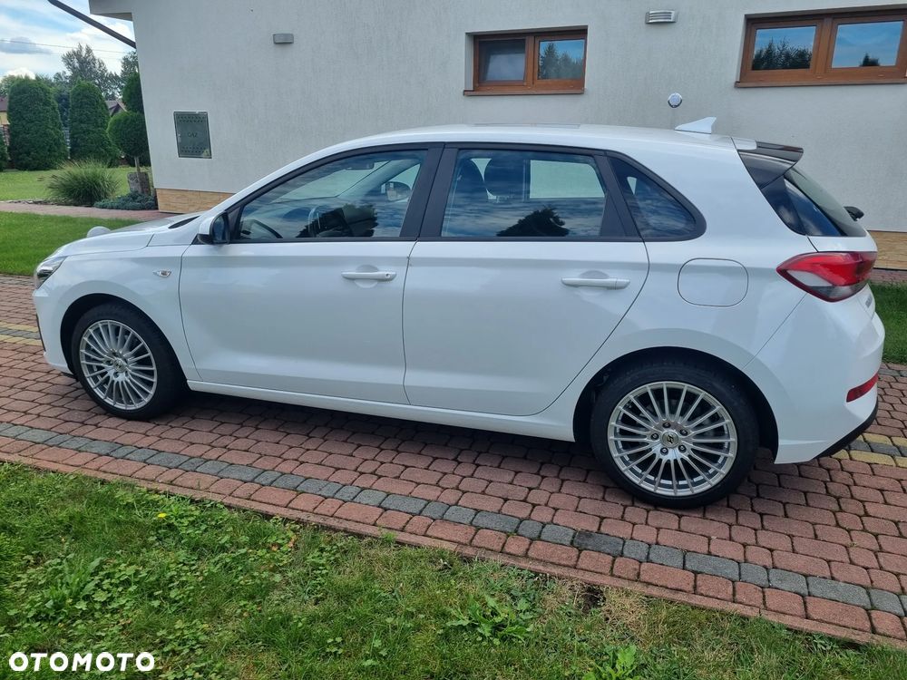 Hyundai i30 1.5 DPI Classic + - 5