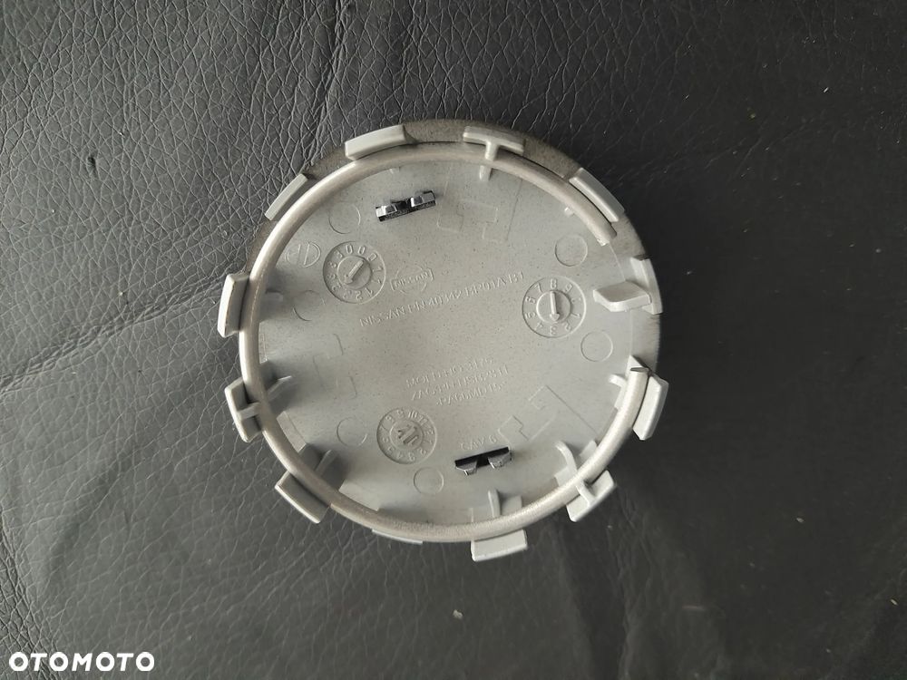 Dekielki Nissan CZARNE 40342-BR01A 55MM - 4