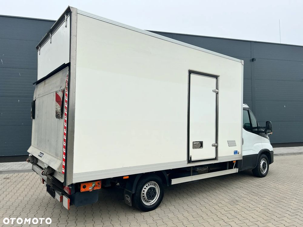 Iveco Daily 3.0 Diesel 180KM 6biegów 35S18 - 3