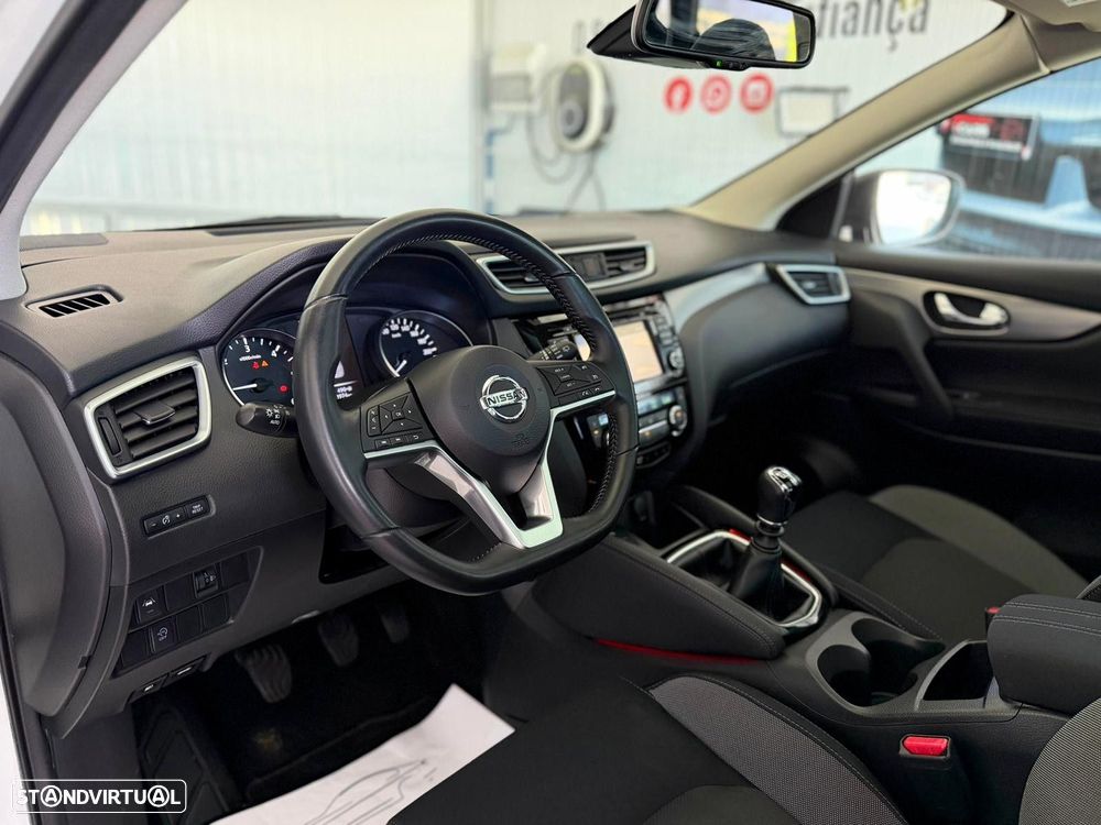 Nissan Qashqai 1.5 dCi N-Connecta 18 - 8