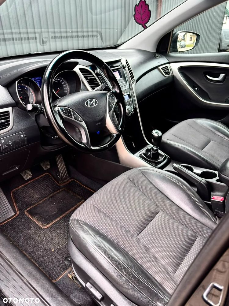Hyundai i30 1.6 CRDi Fifa World Cup Edition - 19