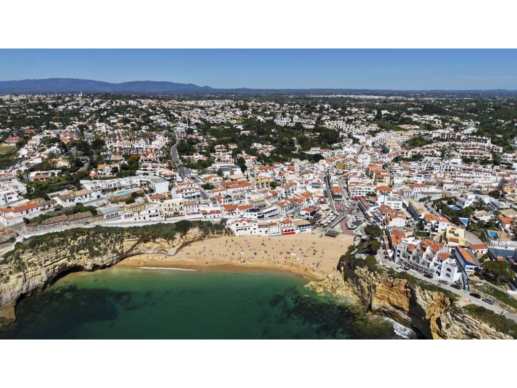 Prédio em Propriedade Total com 4 Frações T0 | Carvoeiro | Alojamen... - Grande imagem: 3/39