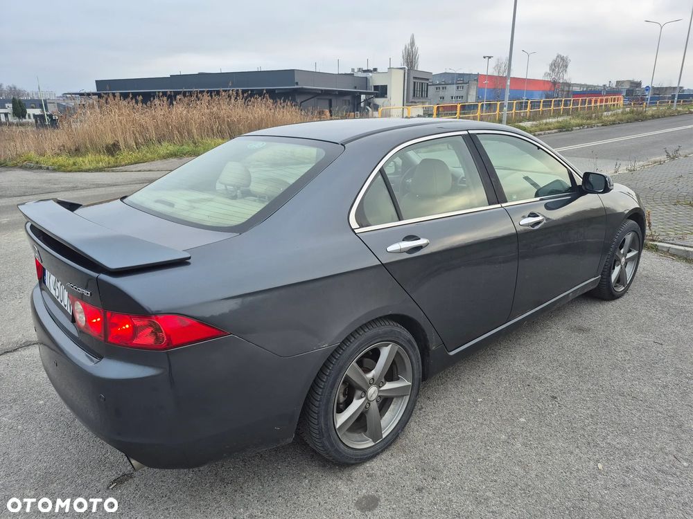 Honda Accord 2.0 Comfort - 8