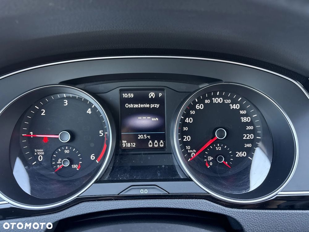 Volkswagen Passat 2.0 TDI EVO Business DSG - 23