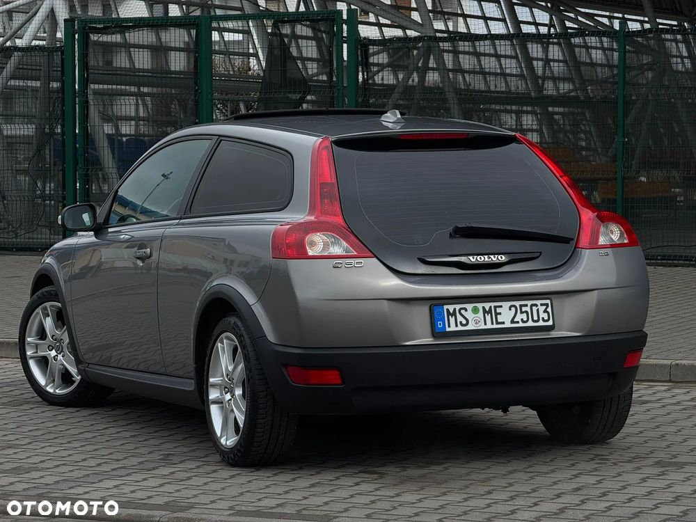 Volvo C30 2.0 - 12