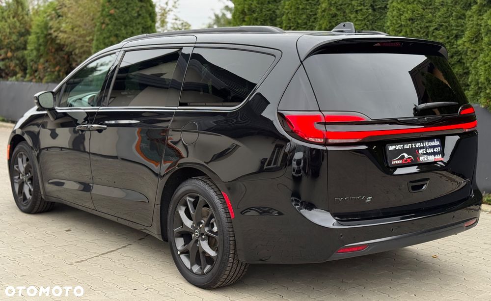 Chrysler Pacifica - 9