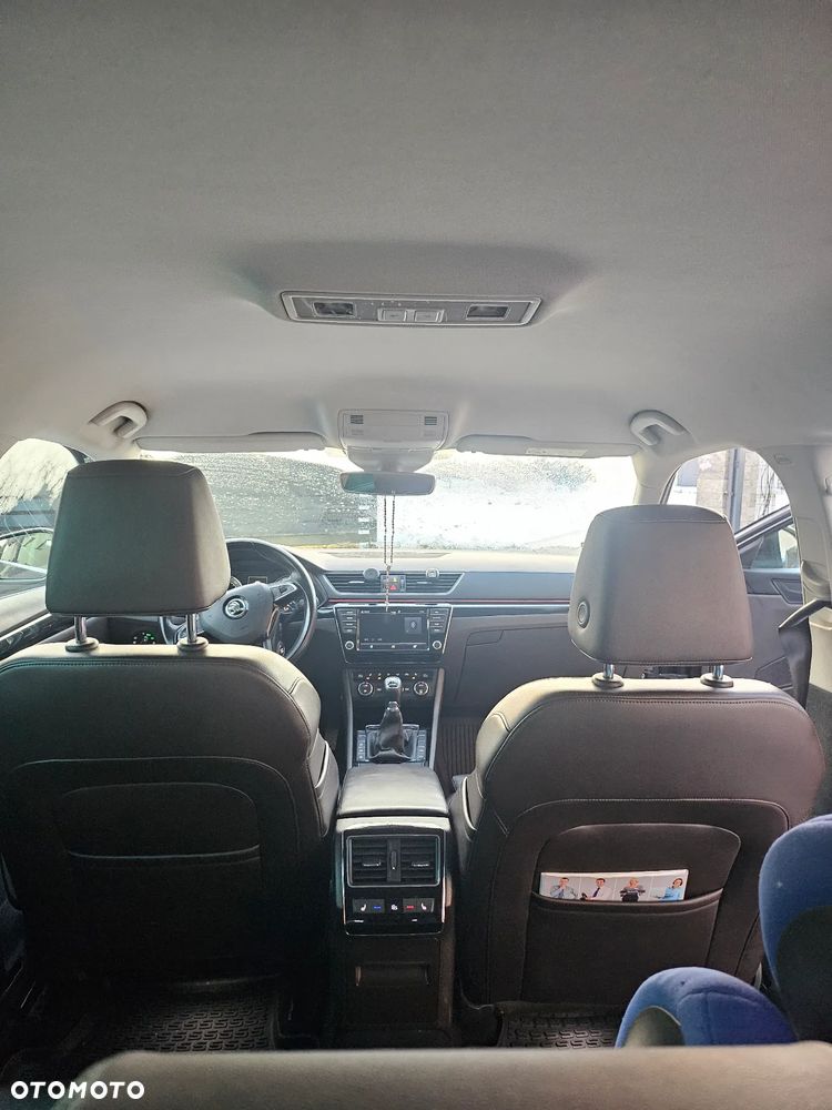 Skoda Superb 2.0 TDI L&K - 11