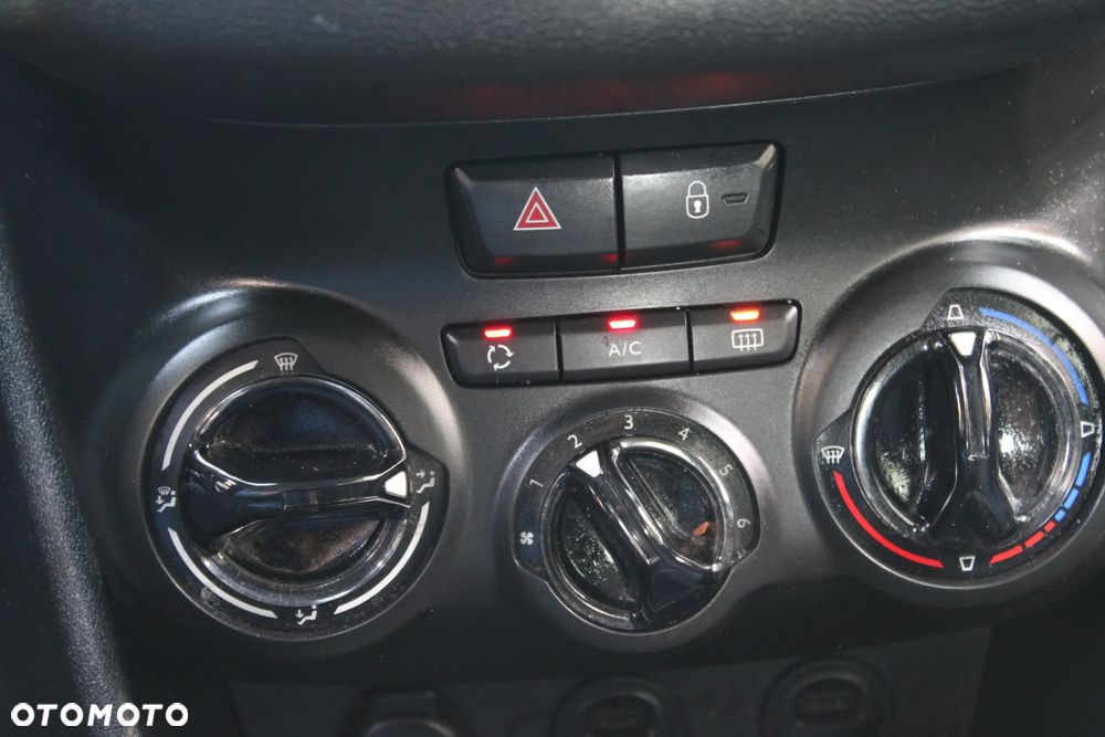 Peugeot 208 - 20