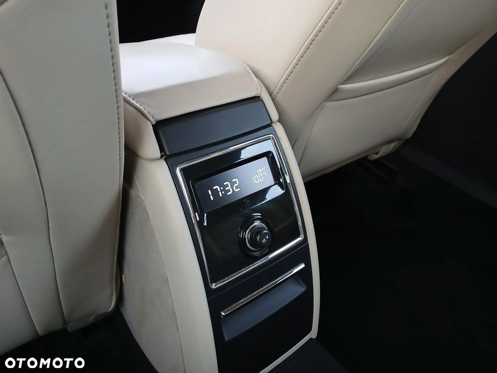 Skoda Superb 2.0 TDI Exclusive - 23