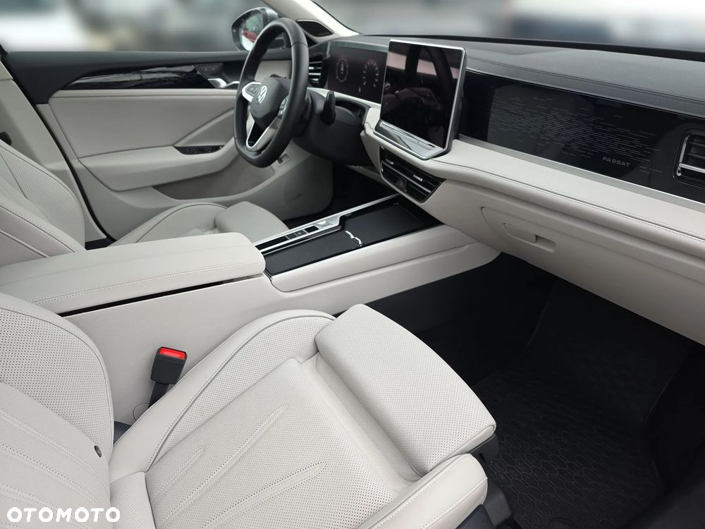 Volkswagen Passat Variant 1.5 TSI EVO Elegance DSG - 15